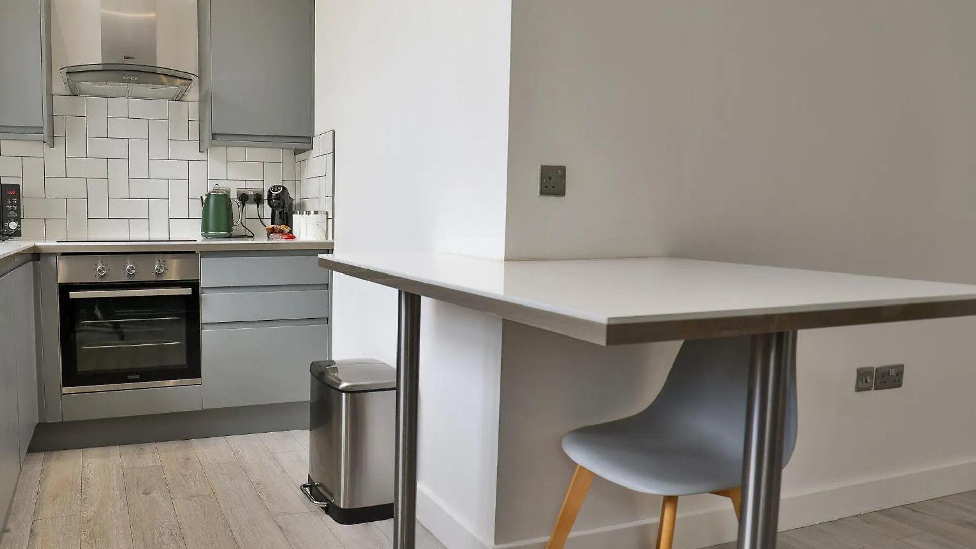 Luxury City Centre Pad Kingston upon Hull 0*,